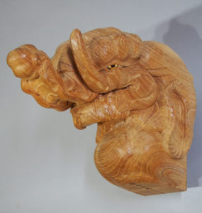 オーダーメイド制作の木彫木鼻　象